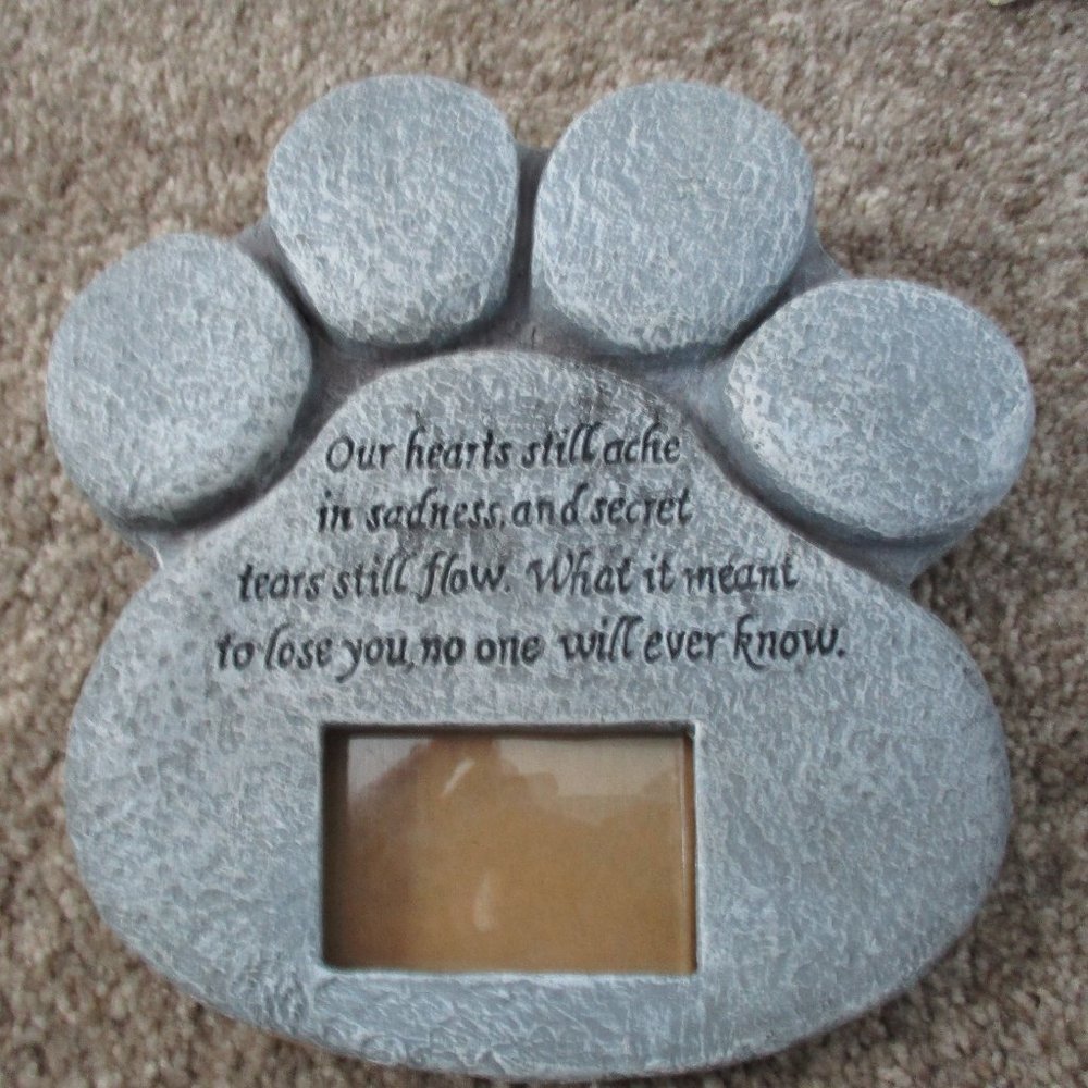 Engraved Pet Dog Cat Paw Print Memorial Stone with Photo Frame Opening